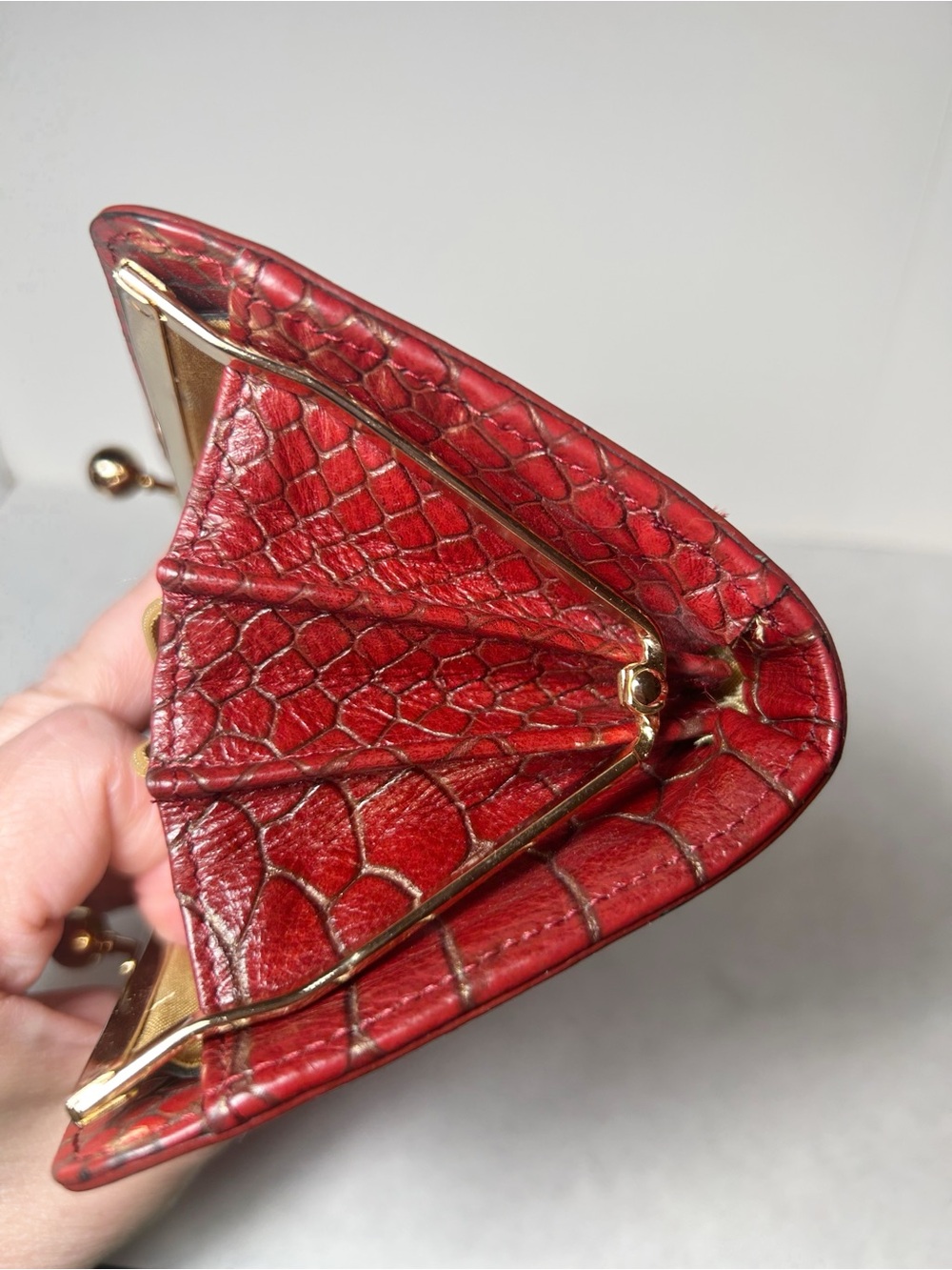 HOBO International Red Snake/Croc Embossed Gold Hinged Metal Frame Clutch VTG - Picture 8 of 10